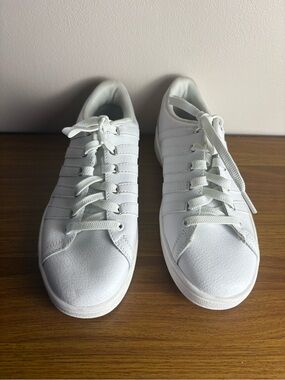 White K-Swiss Women's Lace-Up Low-Top Classic Sneakers Size 7